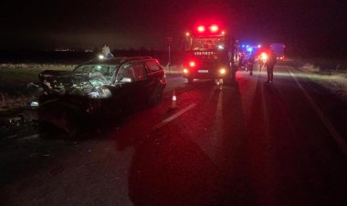 Accident între un autocar şi un autoturism în localitatea 2 Mai