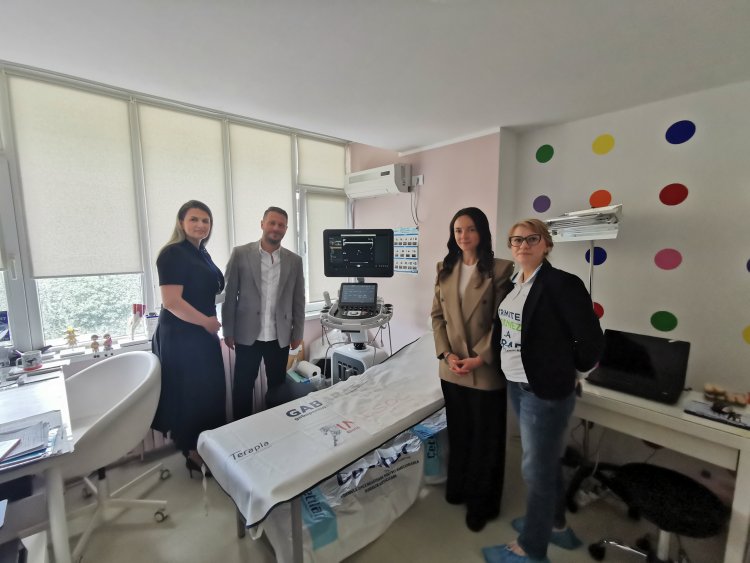 Asociația Dăruiește Aripi donează un ecograf de ultimă generație pentru Secția de oncologie pediatrică din Constanța