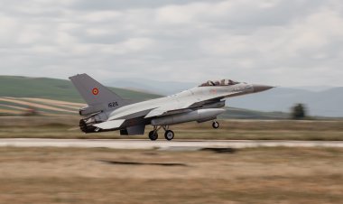 Trei avioane F-16 cumpărate de România din Norvegia au sosit la Câmpia Turzii