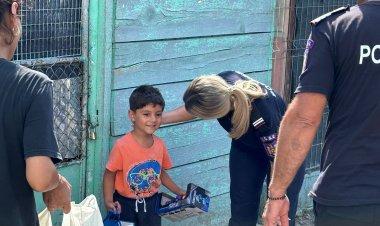 Pompierii constănțeni au revenit în Amzacea cu alimente, haine, jucării și rechizite