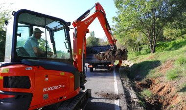 Se decolmatează rigolele din zonele cu risc la inundații din municipiul Constanța
