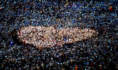 EuRo Manifest: Mii de persoane participă la manifestația proeuropeană din București