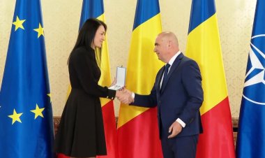 Cristina Neagu, decorată de președintele interimar Ilie Bolojan
