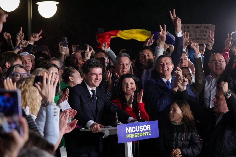 Nicușor Dan: Să construim România împreună. E victoria voastră. De mâine, la muncă!