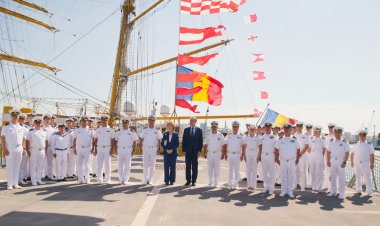 Vizită regală pe fregata Regina Maria și la Academia Mircea cel Bătrân