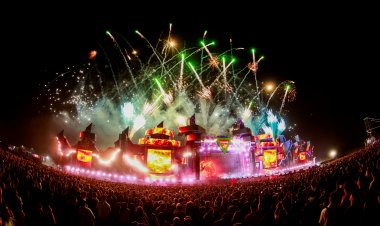 Ziua 1 Beach, Please! 2025/ Spectatorii, impresionați de scena grandioasă, artiștii de top și atmosfera electrizantă