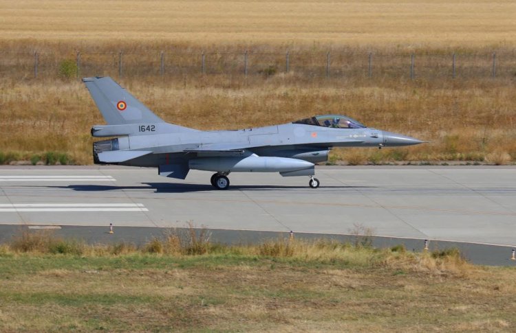 Încă trei avioane F-16 Fighting Falcon au aterizat în România, din Norvegia