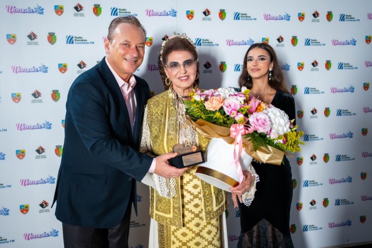 Final spectaculos la Festivalul Național al Cântecului și Dansului Popular Românesc Mamaia 2025. Irina Loghin a primit Trofeul Mamaia Nostalgia