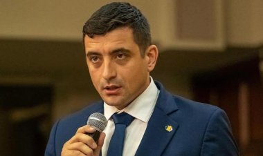 George Simion le cere românilor să își închidă conturile de pe Netflix