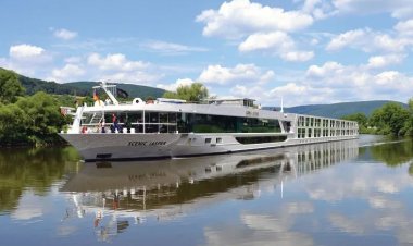 Nava fluvială de pasageri Scenic Jasper a acostat în portul Constanța