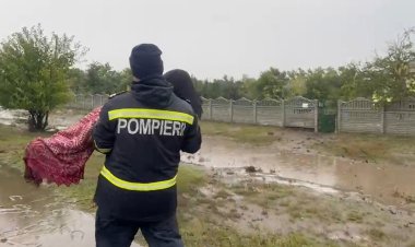 Pompierii au evacuat șase persoane, 4 adulți și 2 copii, din localitatea Siliștea