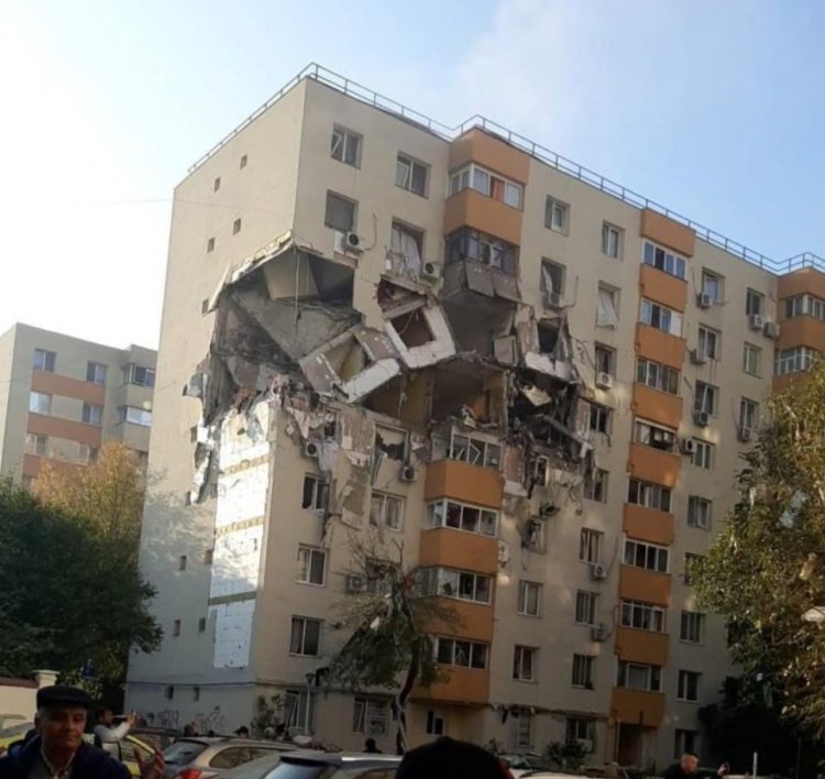 Explozie puternică la un bloc din Bucureşti. Doi oameni au murit.