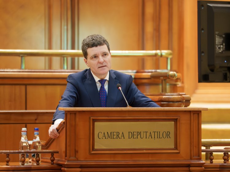 Nicușor Dan a prezentat în Parlament Strategia Națională de Apărare a Țării