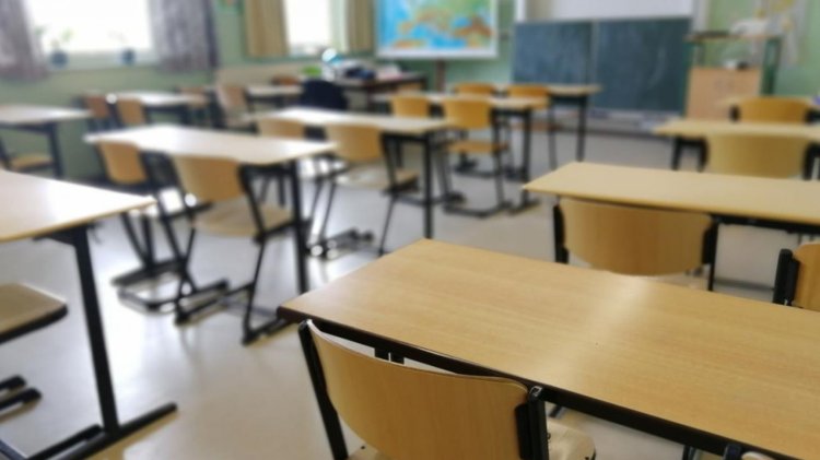 Aproape 2.000 de elevi vor învăța on-line pentru că în școli nu se poate asigura căldură