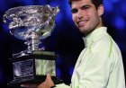 Carlos Alcaraz l-a învins pe Djokovic și a cucerit primul său trofeu la Australian Open