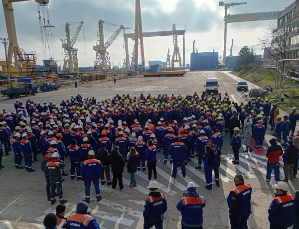Angajații Șantierului Naval Damen Mangalia continuă acțiunile de protest