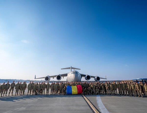 117 militari români dislocați în teatrul de operații din Irak au revenit în România