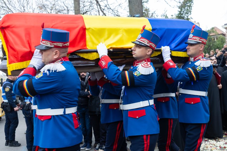 Mircea Lucescu a fost înmormântat cu onoruri militare la Cimitirul Bellu