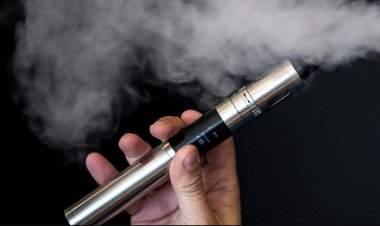 Țigările electronice și dispozitivele de vapat, interzise în spațiile publice închise