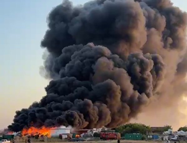 Incendiu de amploare la ieşirea din Lumina spre Năvodari, în zona Peninsula. A fost transmis mesaj Ro-Alert!