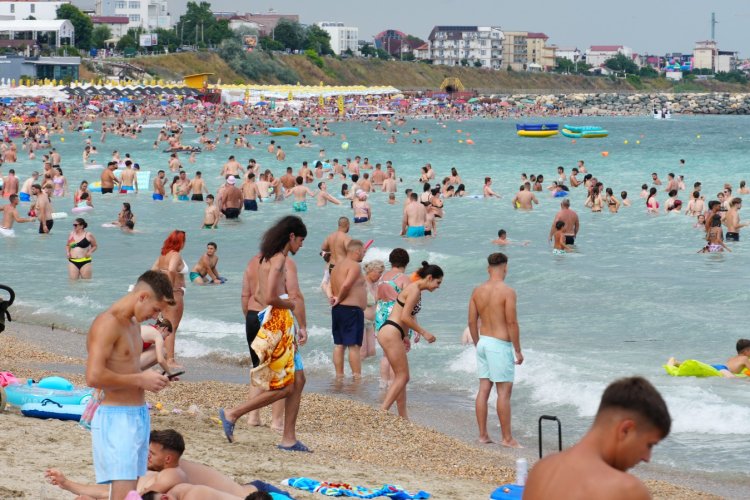 În prima jumătate a anului 2026, turismul intern continuă evoluția negativă