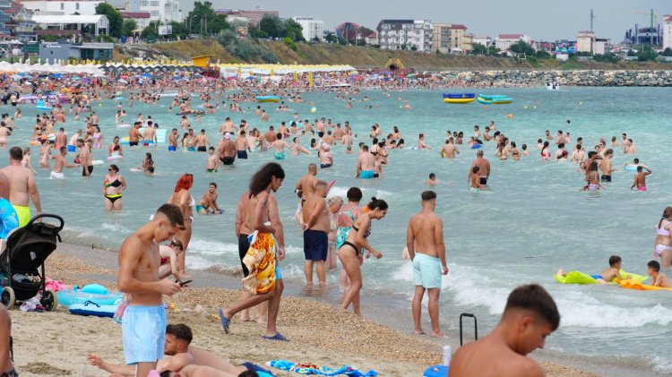 În prima jumătate a anului 2026, turismul intern continuă evoluția negativă