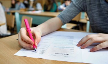 Guvernul a decis câți bani vor primi elevii ce au obținut media 10 la Bacalaureat și la Evaluarea Națională