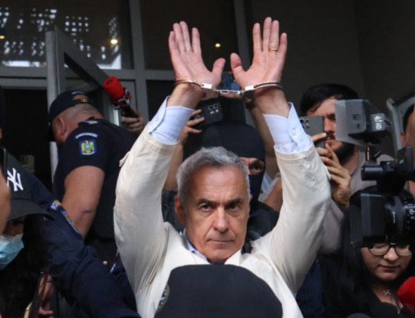 Călin Georgescu, reţinut pentru 24 ore după 9 ore de percheziţii