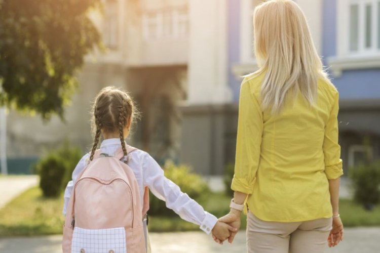 Angajații cu familii monoparentale ar putea primi cel puțin trei zile de concediu în plus