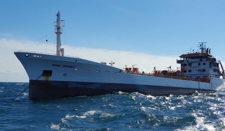 Doar unul din cei cinci marinari de pe nava Wide Trader a rămas internat