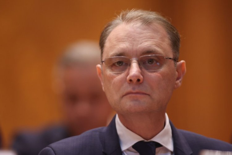 Cabinetul Luca Niculescu a trecut de Parlament: Ne apucăm de treabă!